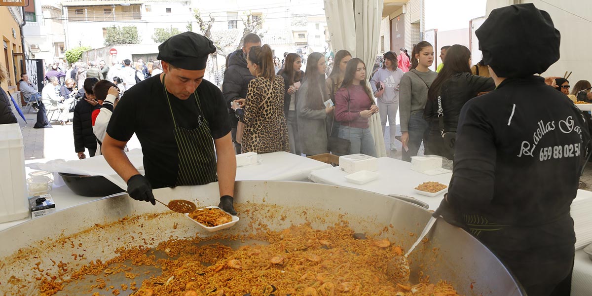 Fiestas de la Juventud en Arguedas 2025 fideua