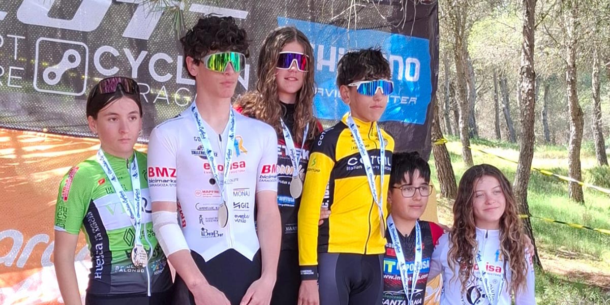 Marta Mayor y Santi García en la competición en Belchite
