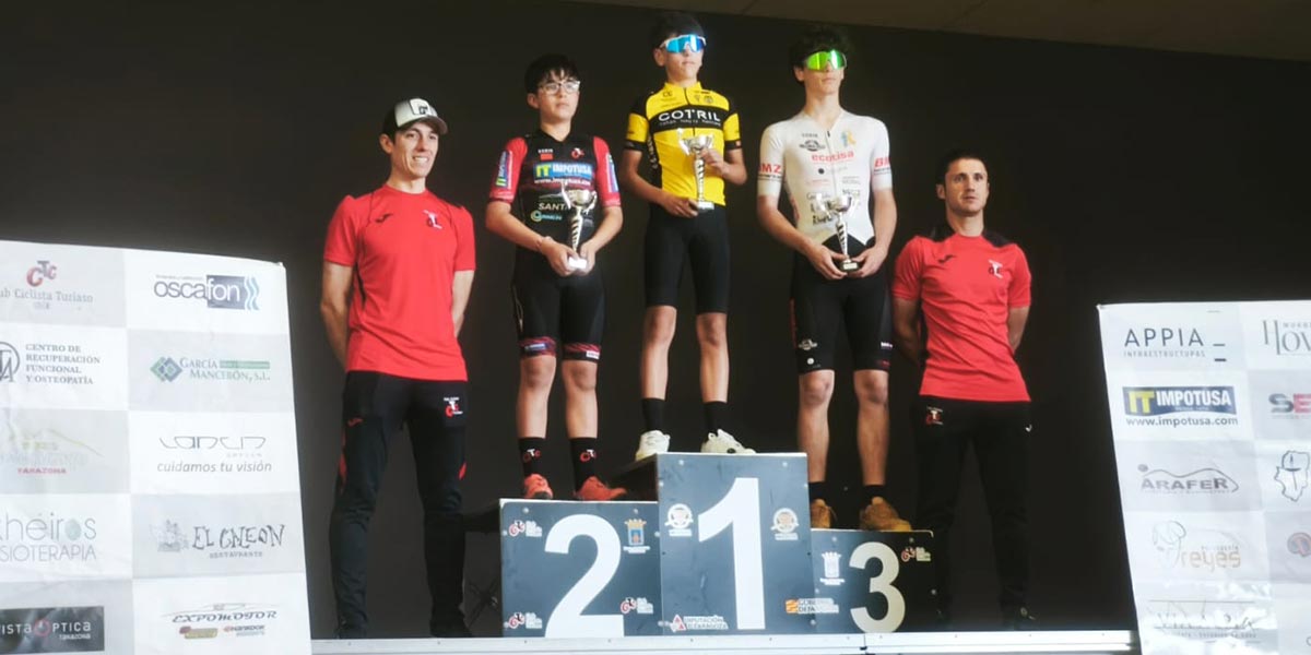 Santiago García en el podio del XCO de Tarazona