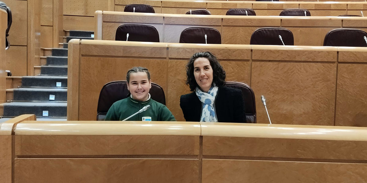 Valeria Aristizabal e Iris Alfaro en el Senado