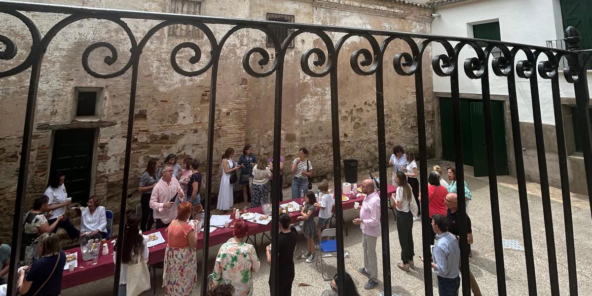 Corella celebró el Día Mundial de tejer en público 4