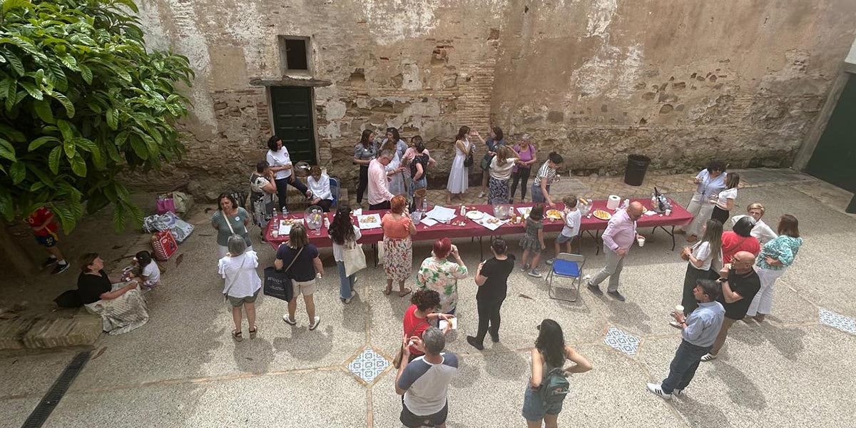Corella celebró el Día Mundial de tejer en público 3