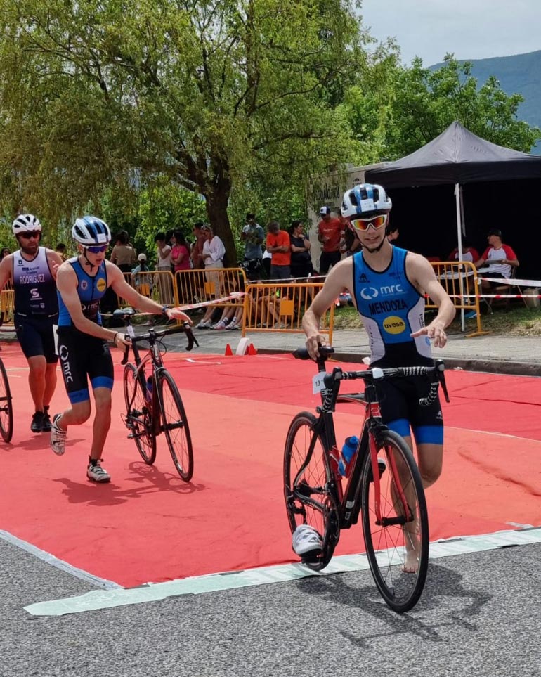 Triunfos del Arenas Triatlón en Mutriku y Beriain con podio cadete y gran papel del equipo élite 3