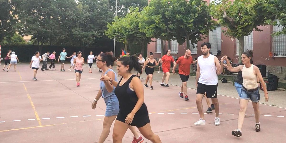 Ensayos prefiestas de bailes con la Asociación Muga 1