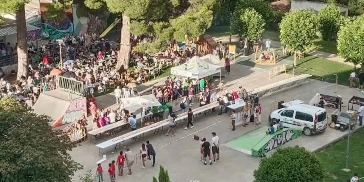 Cascante logra el récord del bocadillo de chistorra más largo del mundo en un evento solidario