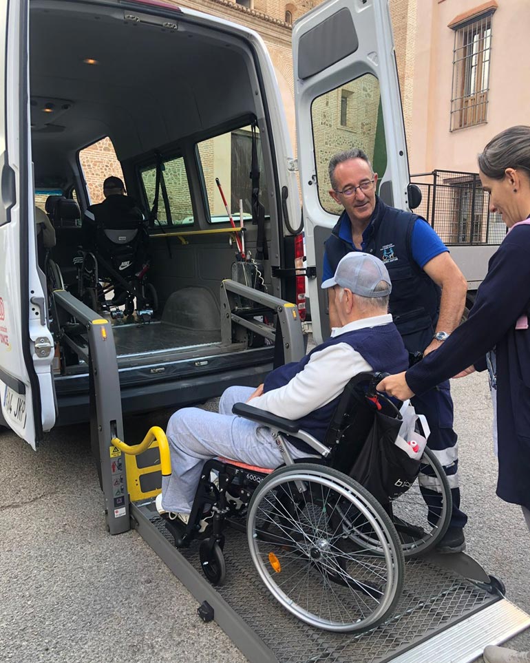Transporte adaptado para Entornos que cuidan, de FEGRADI