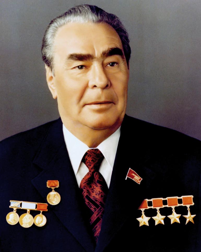 El Presidente de la Unión Soviética Leonid Brezhnev, no acudió personalmente pero delegó su representación