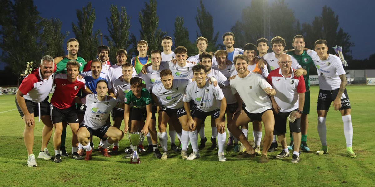 El partido del CD Alfaro frente a la SD Oyonesa se tuvo que decidir en los penaltis donde una gran actuación de Gorka baja palos dio el pase a los blanquillos