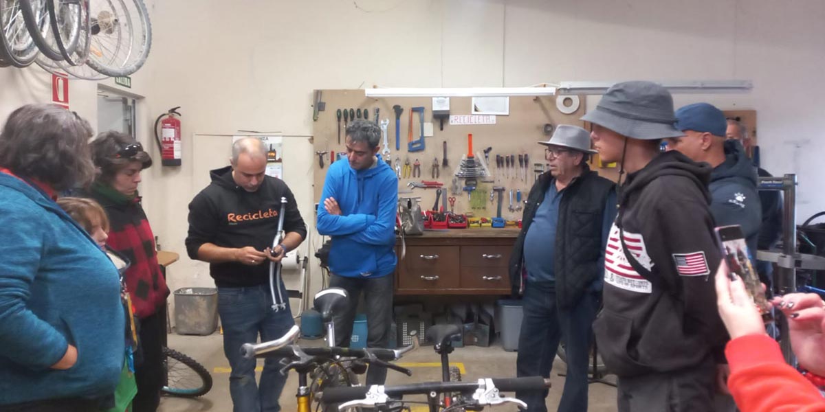 Taller de reparación de bicicletas de Recicleta Ribera 1