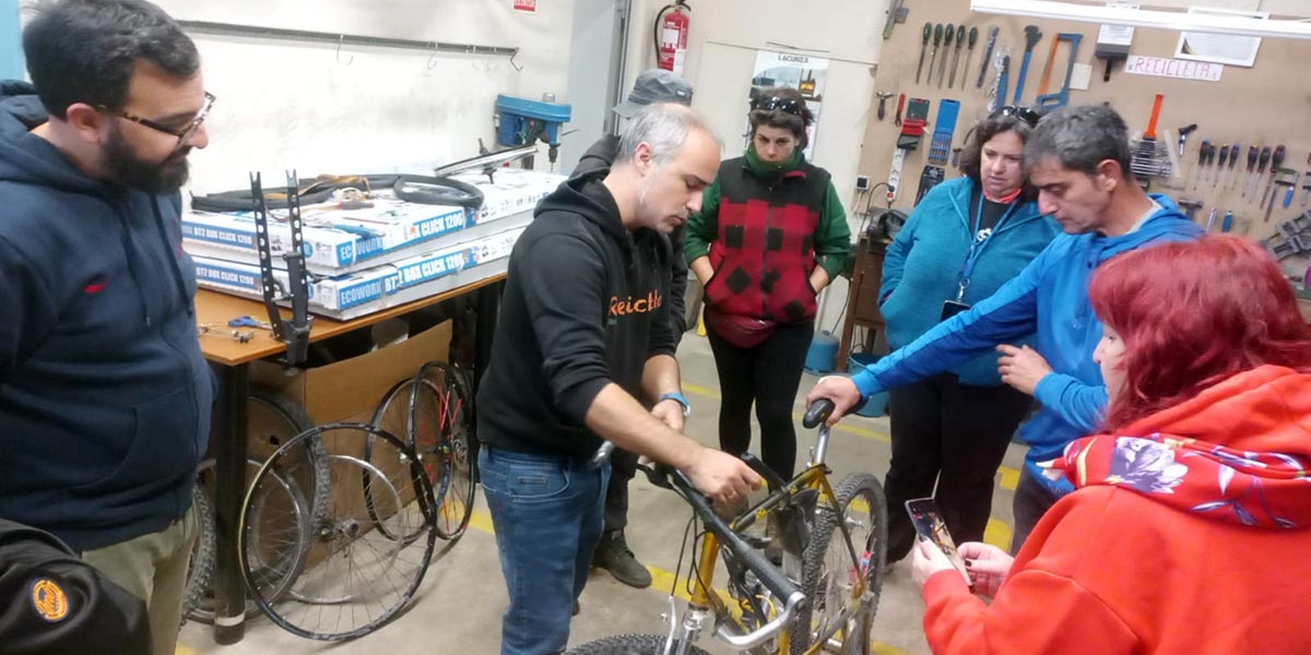 Taller de reparación de bicicletas de Recicleta Ribera 2