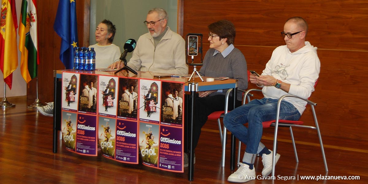 Presentación del Festival de Teatro Off Cómicos 2026 en el salón de actos del Ayuntamiento de Alfaro