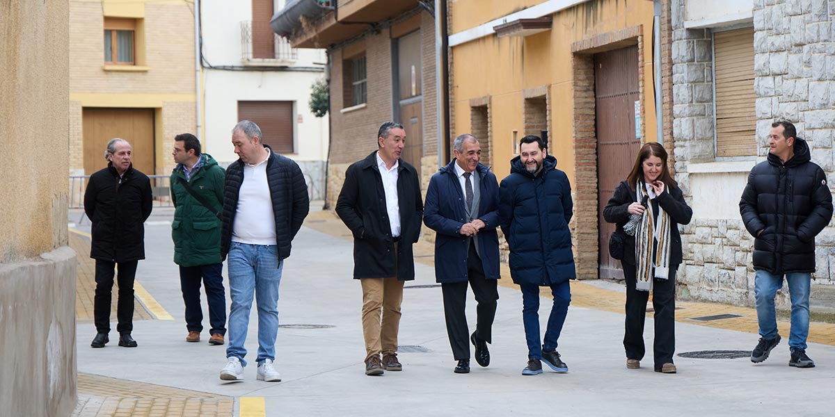 Arguedas ha inaugurado la renovación integral de las calles Santa Bárbara y San Isidro tras una inversión de 433.878 euros 2