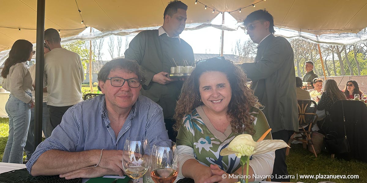 Mariano Navarro, director de Plaza Nueva y Susana García, de Etheria Magazine