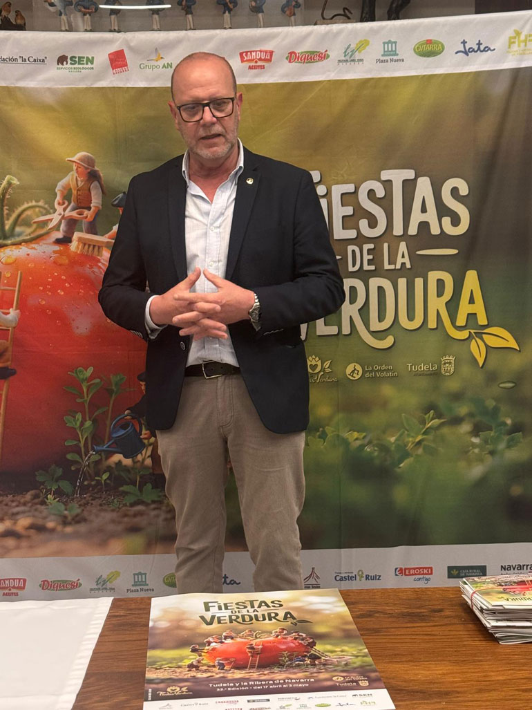 El presidente de la Orden del Volatín Celes Sebastián