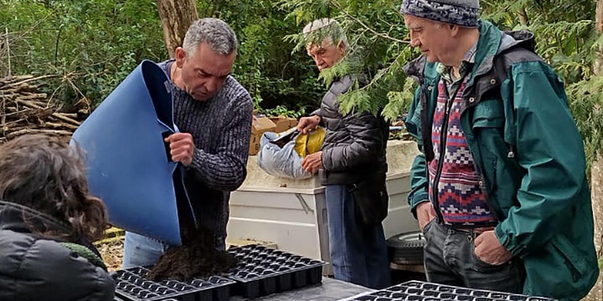 Taller de semilleros de hortalizas en las huertas comunitarias de San jorge