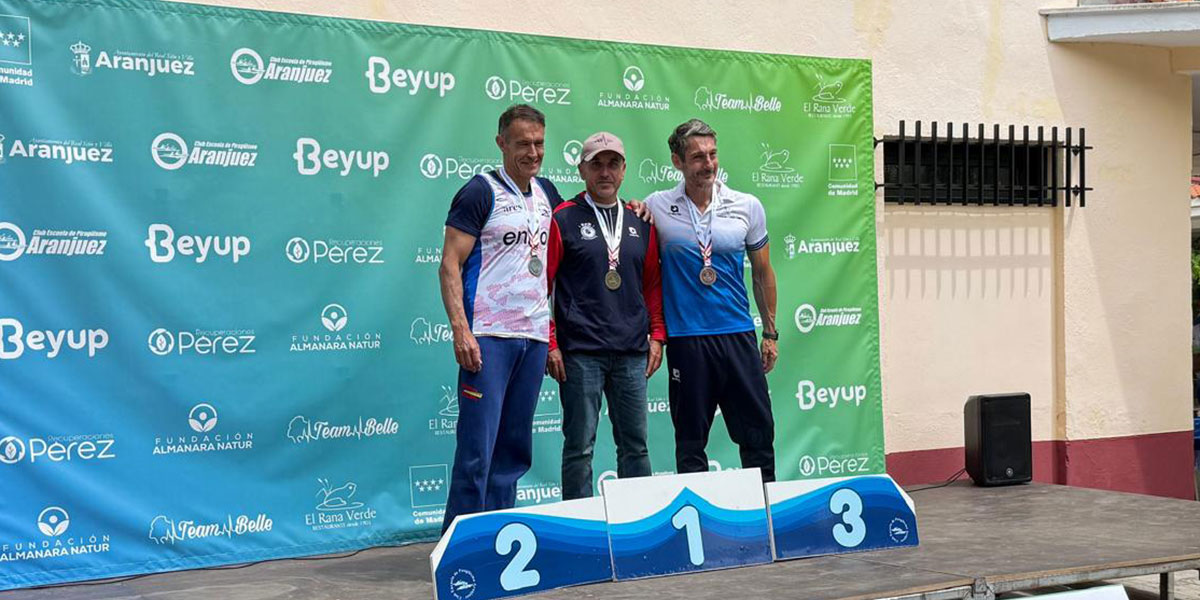 Podio de los finaleistas del Campeonato Español de Piragüismo