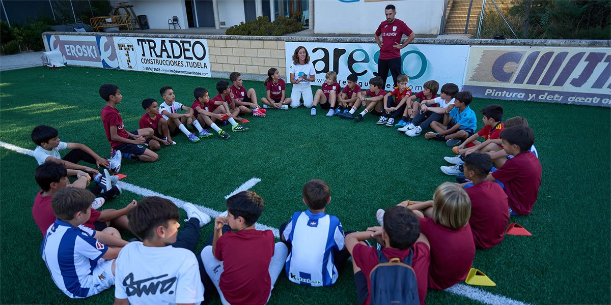Mente-en-Juego-impulsa-el-bienestar-emocional-en-el-fútbol-base-de-Navarra-2