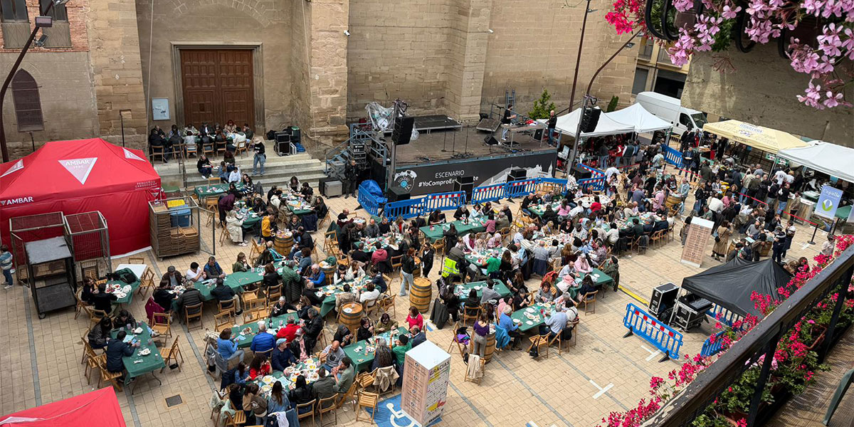 Muestra-gastronómica-en-la-plaza-de-los-Fueros