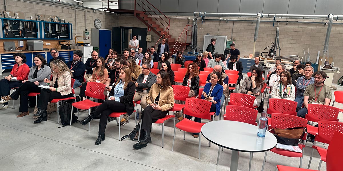 Representantes institucionales, empresas y personal investigador durante la jornada Ecosistema UPNA Ribera celebrada en el Campus de Tudela de la Universidad Pública de Navarra