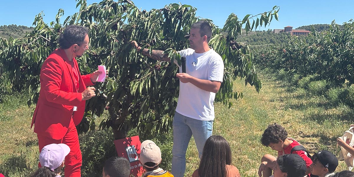 La marca colectiva Cereza de Milagro ha reivindicado el consumo de producto local en un acto celebrado en Milagro junto al consejero José María Aierdi 1