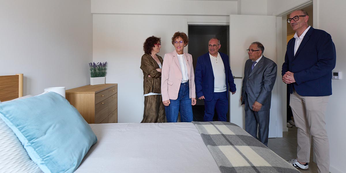 María Chivite, ha participado en la inauguración de once nuevos apartamentos diseñados para personas con discapacidad en Corella