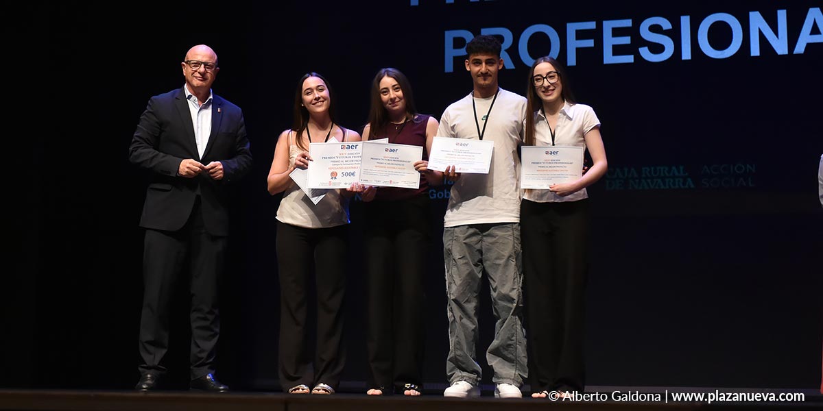 Premio al Mejor Proyecto de Formación Profesional recayó en “Reposapiés Ajustable UNISTEP” de CIP ETI Central y CIP ETI San Juan
